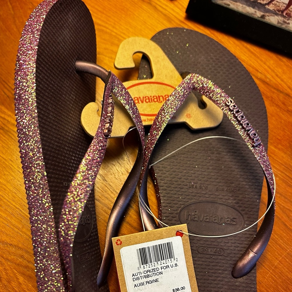Havaianas flip flop 🩴 sandals.
